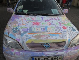 das bemalte Auto