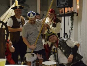 Das Bild braucht man nicht kommentieren, der Spaß an Musik steht uns im Gesicht geschrieben